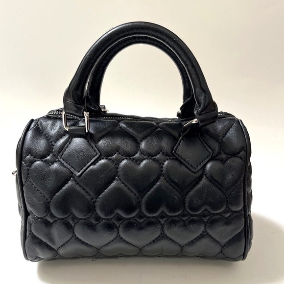 BETSEY JOHNSON Quilted Heart Satchel Bag Skull Charm Chain Black Crossbody Purse - Picture 6 of 11